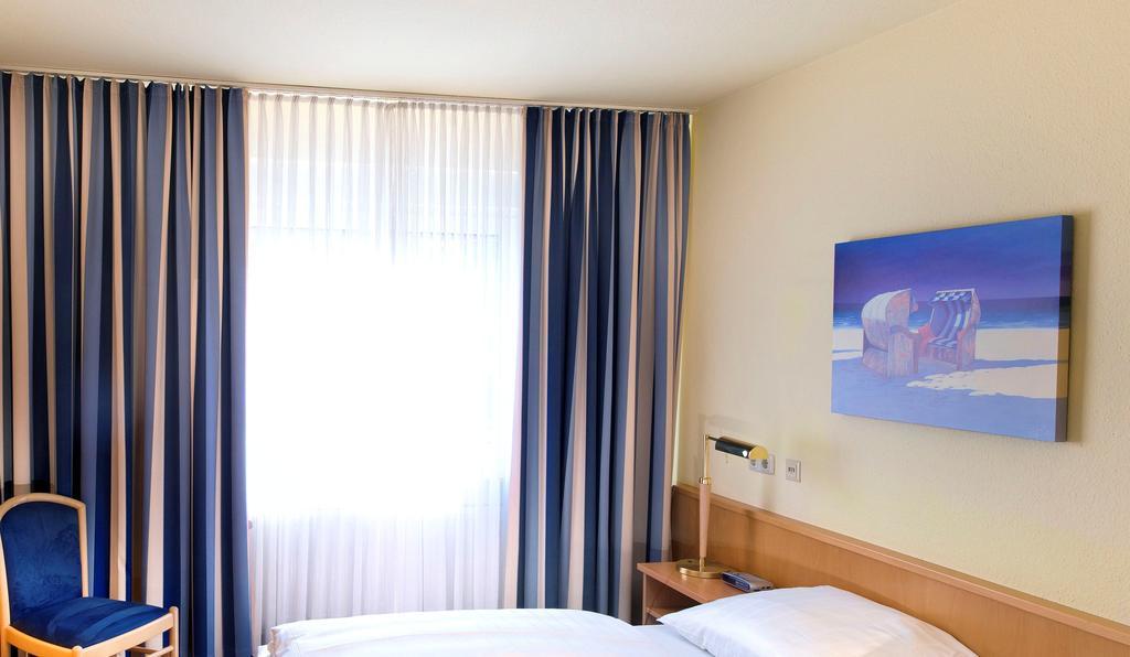 Tryp By Wyndham Luebeck Aquamarin Hotel Phòng bức ảnh